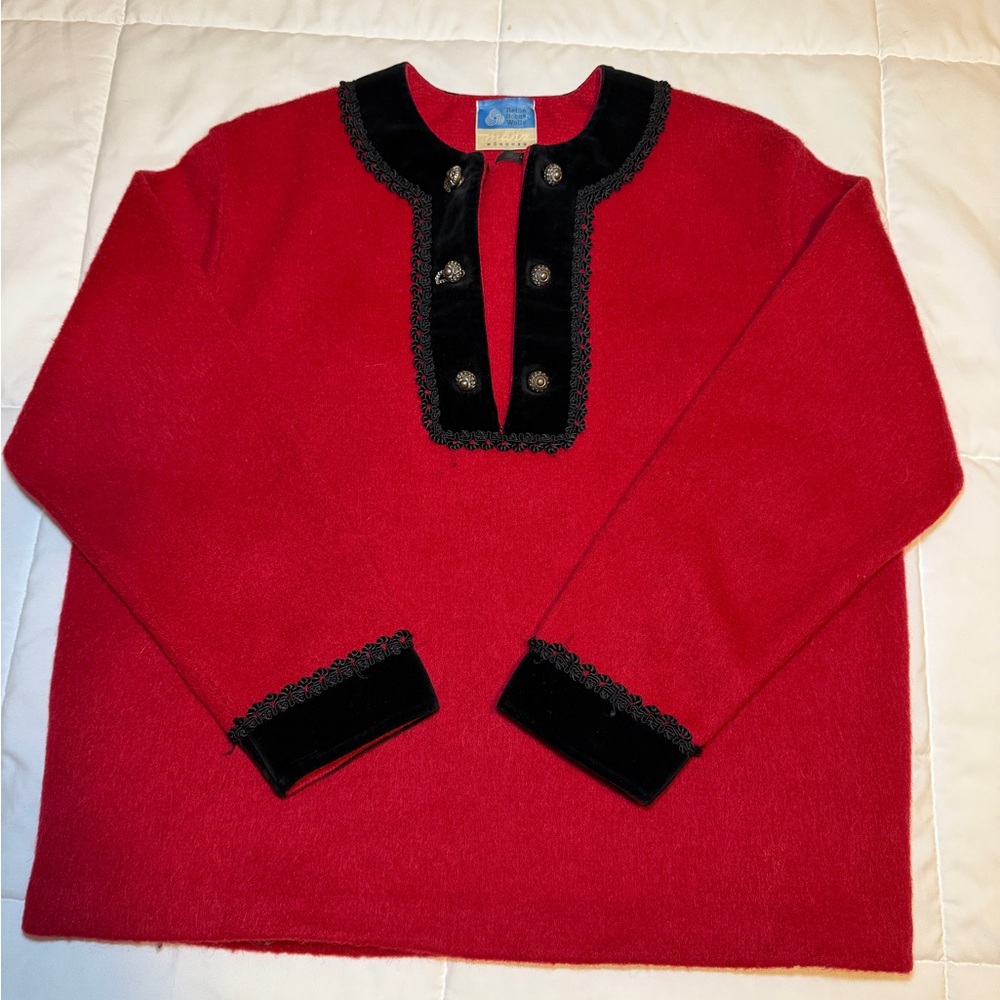 Vintage Red Boiled Wool Trachten Sweater — Reine Schurwolle, Velvet Trim & Metal